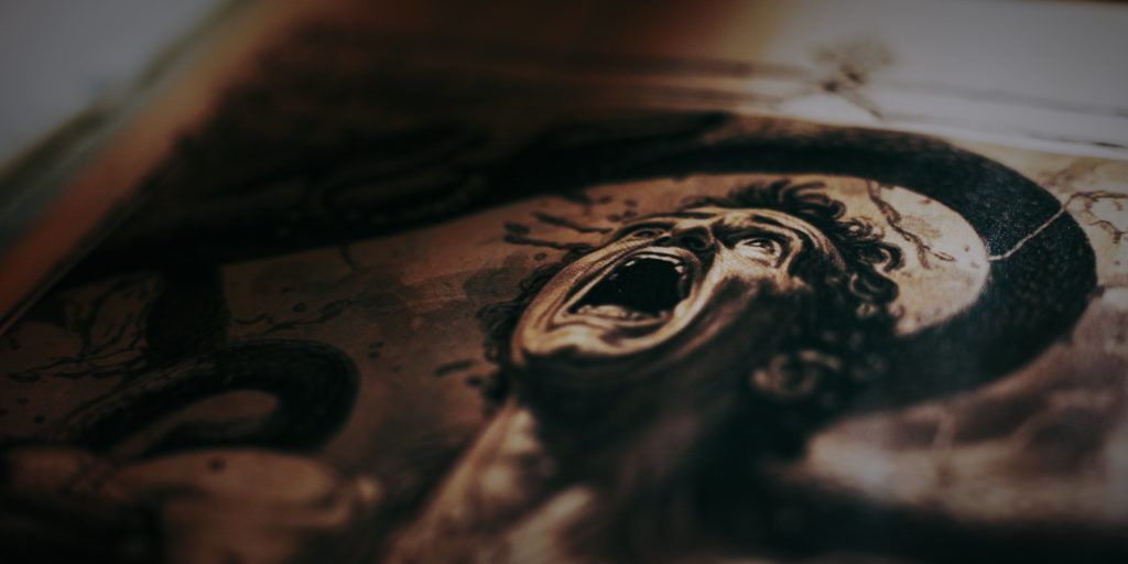 El Ritual Del Libro Rojo: La Puerta Del Infierno : Foto