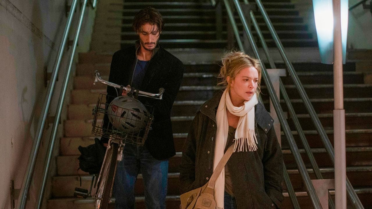 Histoires parallèles : Foto Virginie Efira, Pierre Niney