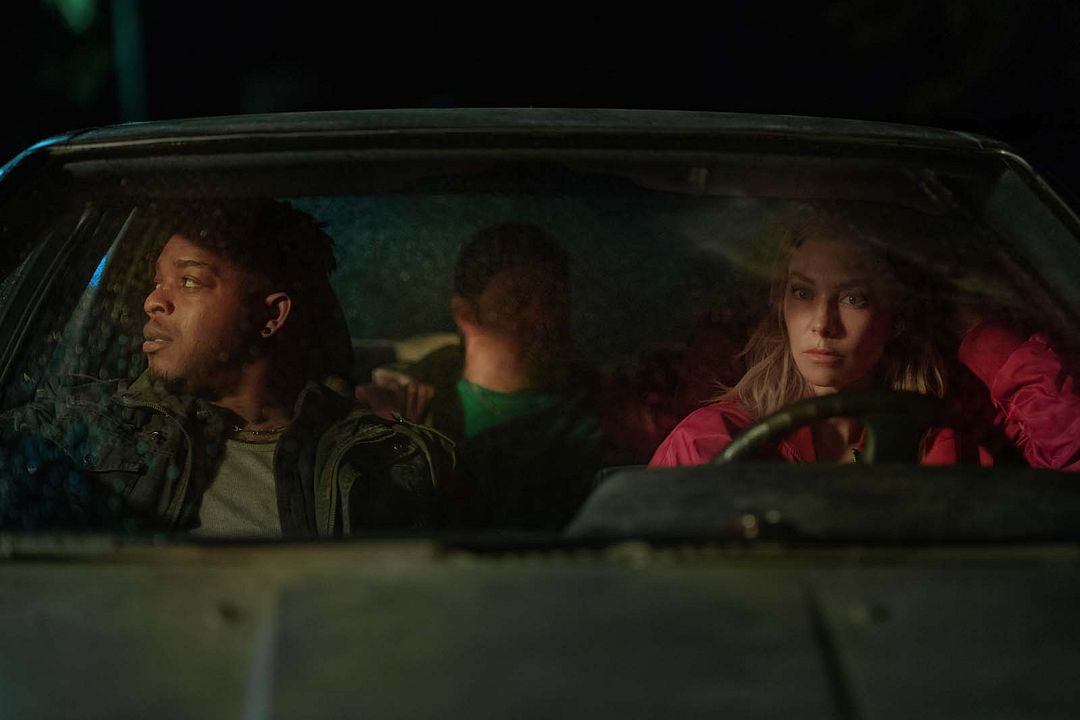 La noche siempre llega : Foto Zachary Gottsagen, Stephan James, Vanessa Kirby