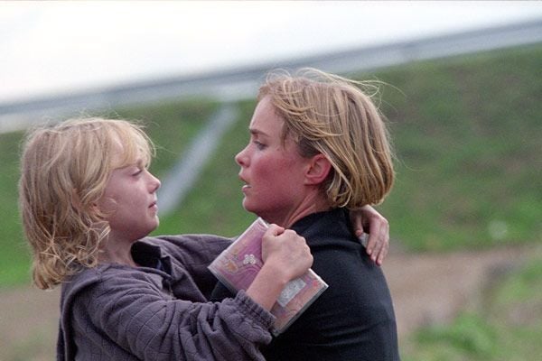 Hombre en llamas : Foto Radha Mitchell, Dakota Fanning