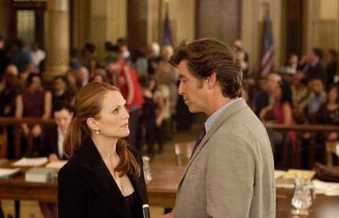 Foto Pierce Brosnan, Julianne Moore