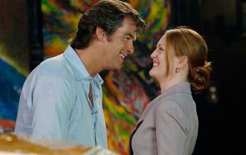 Foto Pierce Brosnan, Julianne Moore