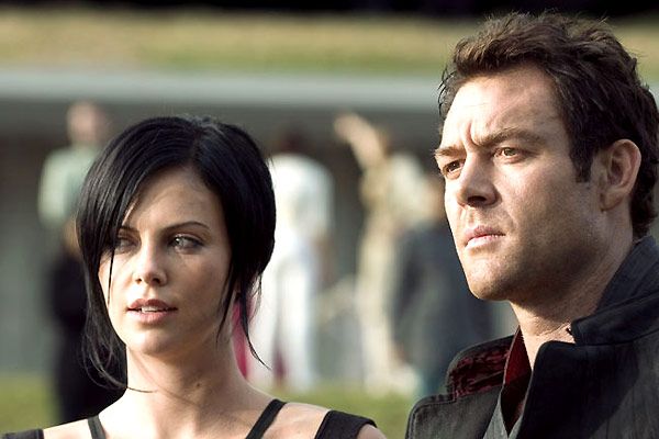 Æon Flux : Foto Marton Csokas, Charlize Theron, Karyn Kusama