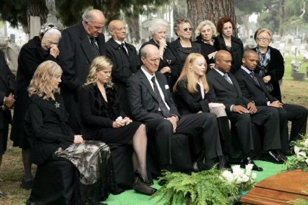 Foto James Cromwell, Lauren Ambrose