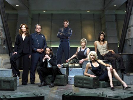 Foto James Callis, Tricia Helfer, Jamie Bamber, Katee Sackhoff, Mary McDonnell, Edward James Olmos