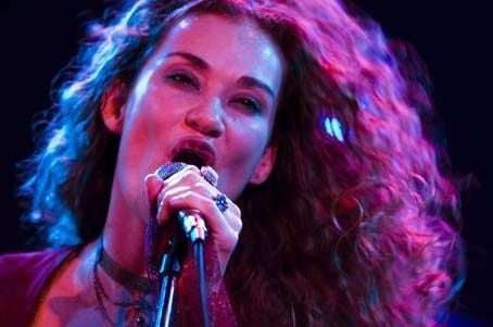 A través del universo : Foto Julie Taymor