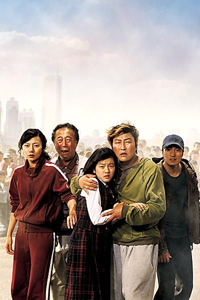 El huésped : Foto Song Kang-Ho, Doona Bae