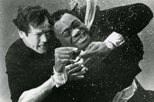 Vive y deja morir : Foto