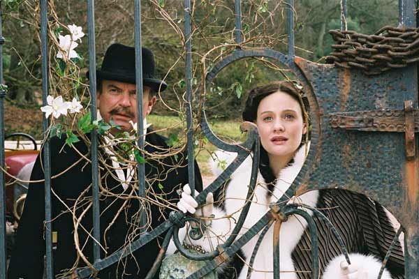 Foto Romola Garai, Sam Neill