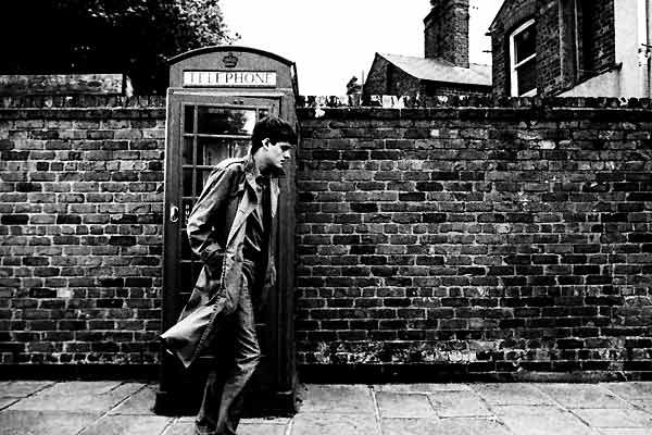 Control : Foto Sam Riley