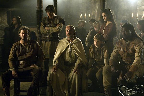 Foto Ben Kingsley, Colin Firth, Thomas Brodie-Sangster