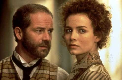 Foto Peter Mullan, Saffron Burrows