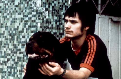 Amores perros : Foto Alejandro González Iñárritu, Gael García Bernal