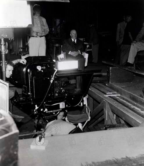 Con M de Muerte : Foto Alfred Hitchcock