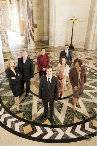 Foto James Saito, Sam Jaeger, Laura Benanti, Loretta Devine, Victor Garber