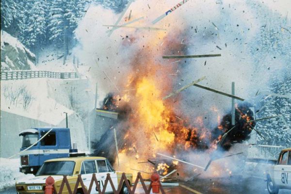 007: Su nombre es peligro : Foto