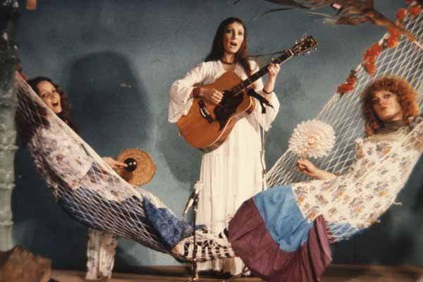 Una canta, la otra no : Foto