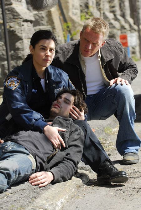 Foto Anthony Michael Hall, Cara Buono