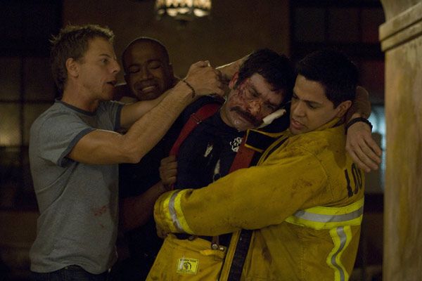 Foto Greg Germann, Jay Hernandez