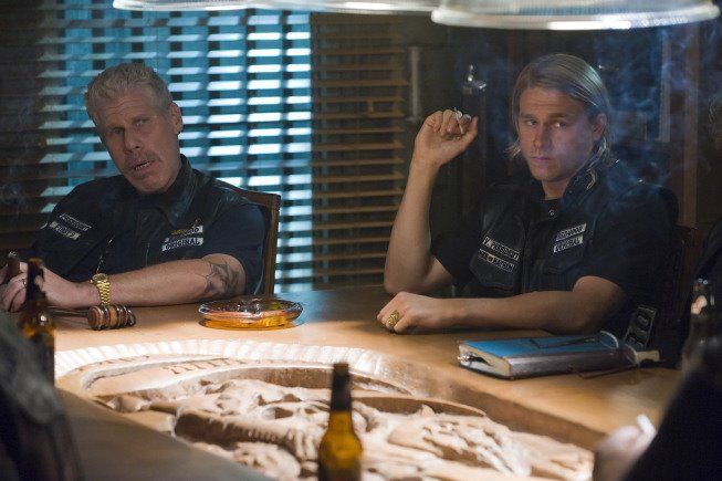 Foto Charlie Hunnam, Ron Perlman
