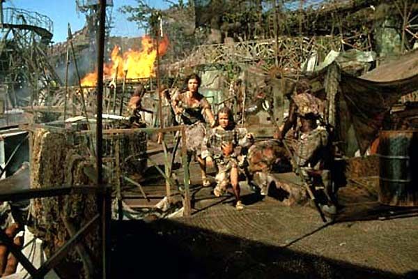 Waterworld : Foto Jeanne Tripplehorn, Tina Majorino