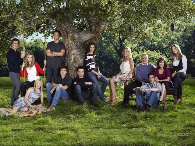 Foto Matthew Rhys, Emily VanCamp, Calista Flockhart, Rob Lowe, Luke MacFarlane, Rachel Griffiths