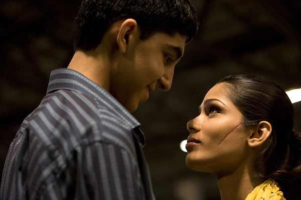 Quisiera ser millonario : Foto Dev Patel, Freida Pinto