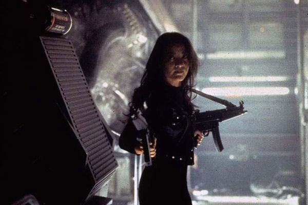 El mañana nunca muere : Foto Michelle Yeoh