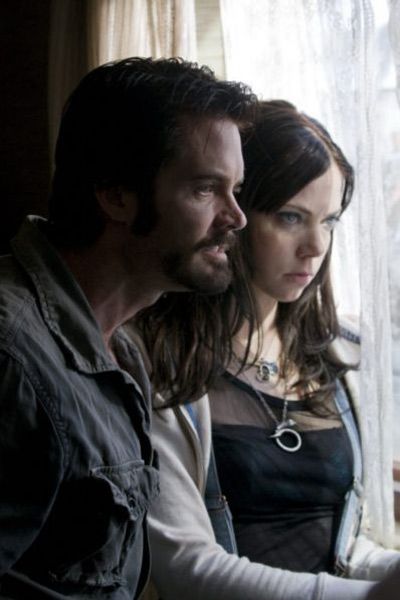 La venganza de la casa del lago : Foto Dennis Iliadis, Garret Dillahunt, Riki Lindhome