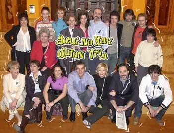 Aquí no hay quien viva : Póster