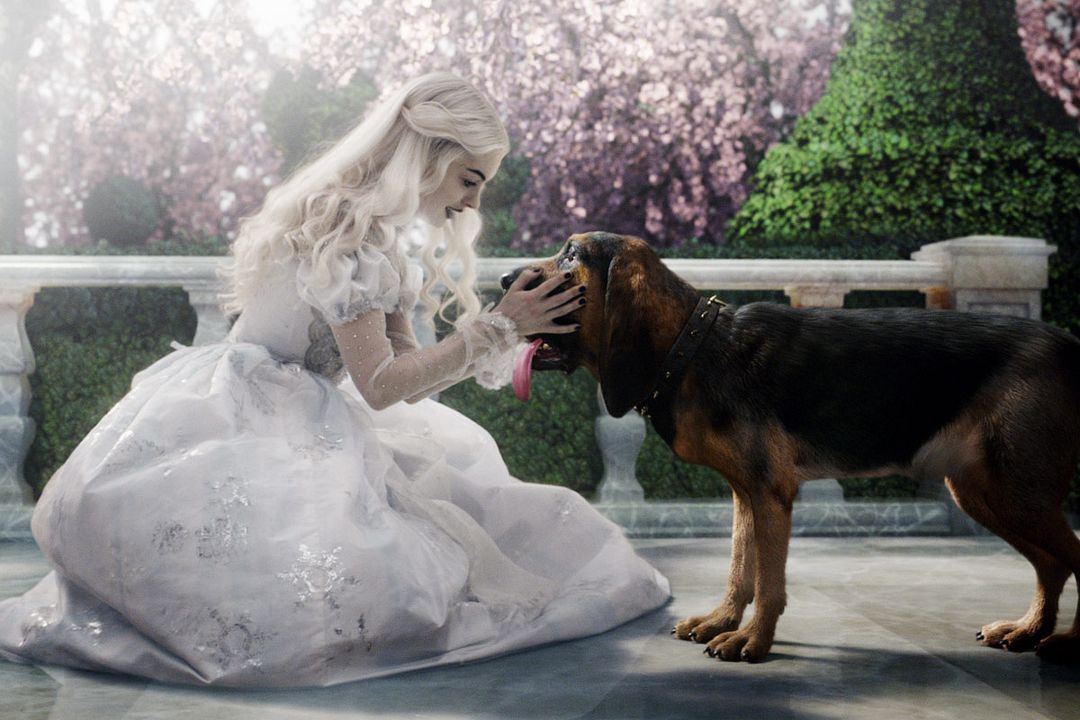 Alicia en el País de las Maravillas : Foto Anne Hathaway