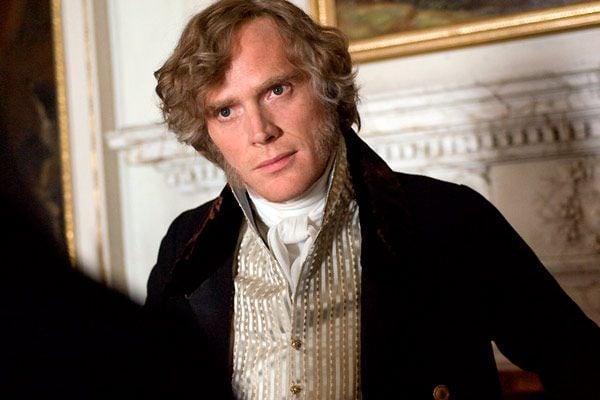 La reina joven : Foto Paul Bettany