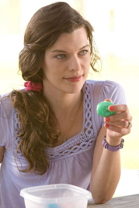 Stone : Foto Milla Jovovich