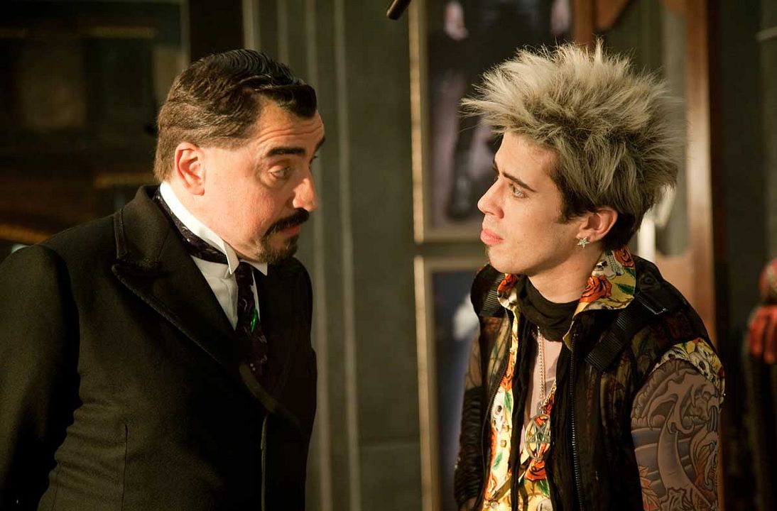 Foto Toby Kebbell, Alfred Molina