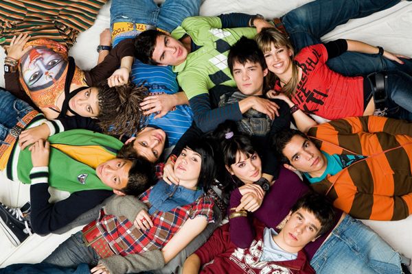 Foto Úrsula Corberó, Andrea Duro, Maxi Iglesias, Adam Jezierski