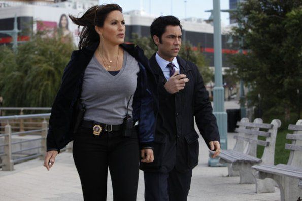La Ley Y El Orden: UVE : Foto Danny Pino, Mariska Hargitay