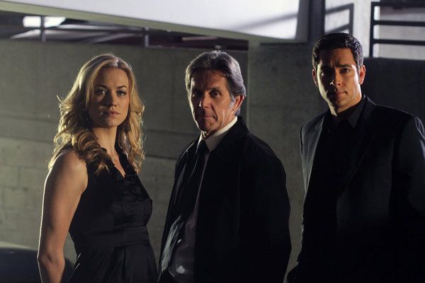 Foto Zachary Levi, Gary Cole, Yvonne Strahovski