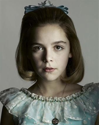 Foto Kiernan Shipka
