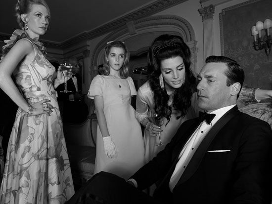 Foto January Jones, Kiernan Shipka, Jon Hamm, Jessica Paré