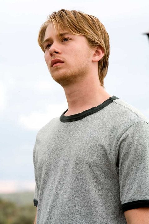 Portadores : Foto Lou Taylor Pucci