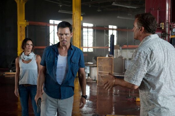 Foto Gabrielle Anwar, Jeffrey Donovan, Bruce Campbell