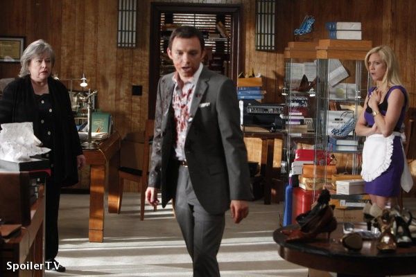 Foto Nate Corddry, Kathy Bates, Brittany Snow