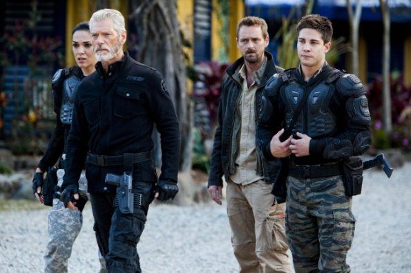 Foto Stephen Lang, Simone Kessell