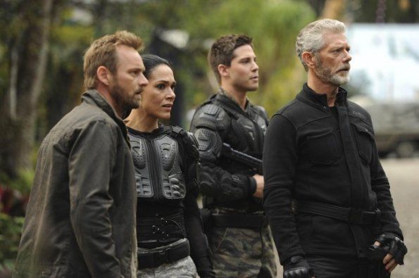 Foto Stephen Lang, Simone Kessell