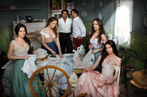 Foto Sergio Peris-Mencheta, Antonio Velázquez, Adriana Torrebejano, Silvia Alonso