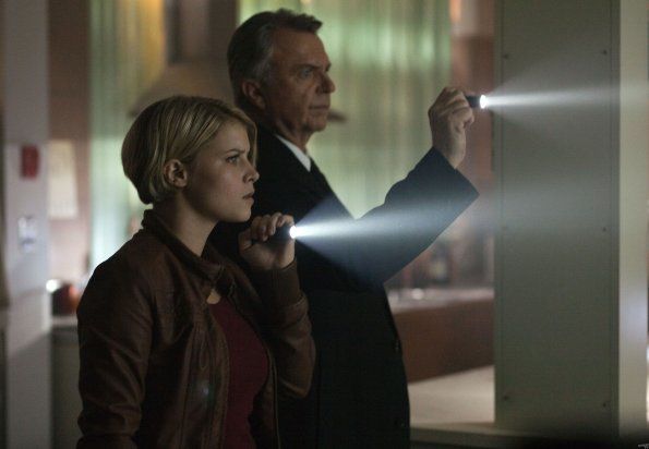 Foto Sam Neill, Sarah Jones