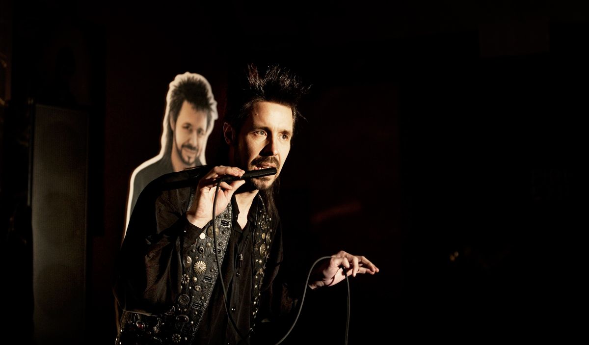 Submarine : Foto Paddy Considine