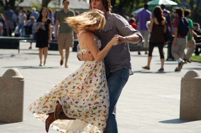 Foto Pablo Schreiber, Josh Radnor, Zoe Kazan