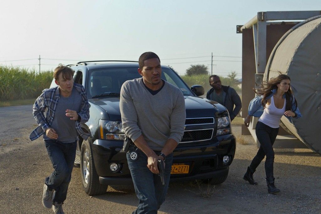 Foto Jimmi Simpson, Serinda Swan, Laz Alonso