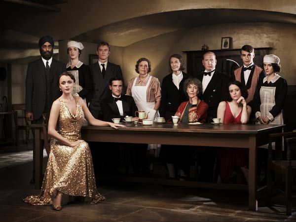 Foto Anne Reid, Eileen Atkins, Keeley Hawes, Ellie Kendrick, Claire Foy, Adrian Scarborough